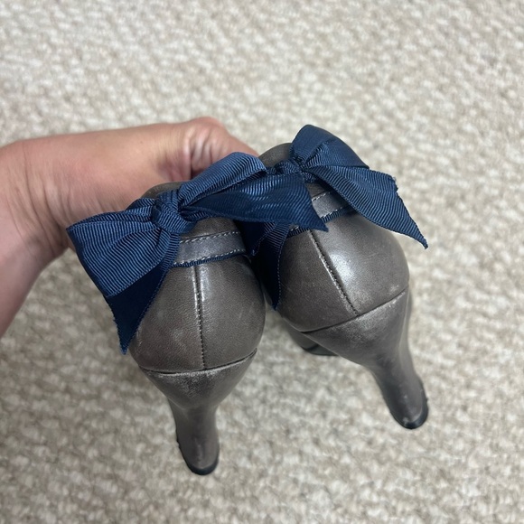 Bobbi Blu grey 1940s inspired blue bow wedges 7 Anthropologie heels - Picture 8 of 10